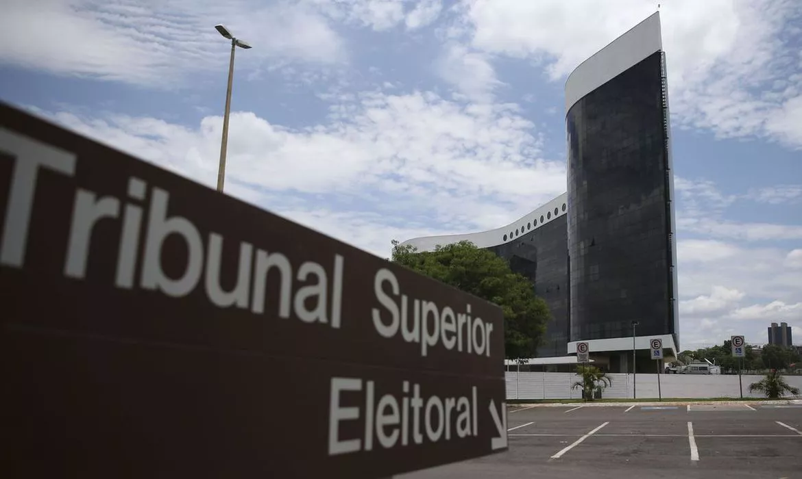 TSE rebate 20 alegações falsas de Bolsonaro