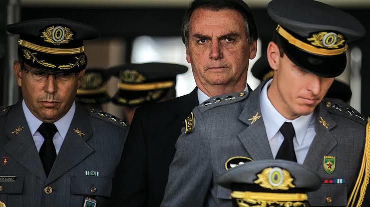 Militares vazam relatório sobre adesão a Bolsonaro